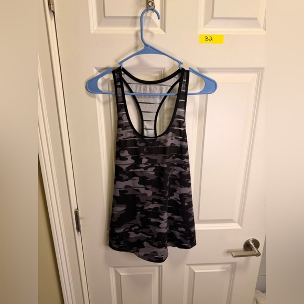 Women’s Zyia Gray Camo Tank Top